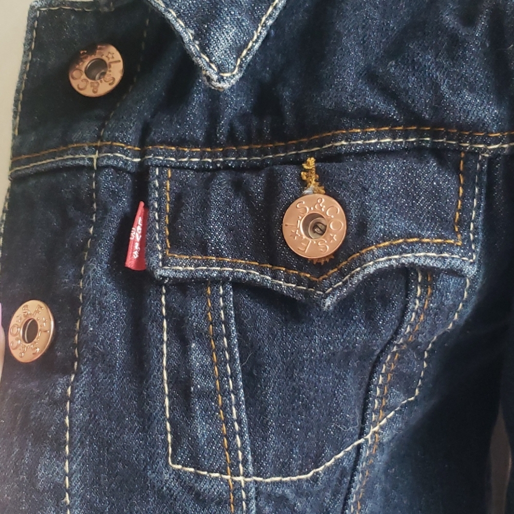 SALE 🧥🤍 Kids M Levi's Jean Jacket - Picture 3 of 9